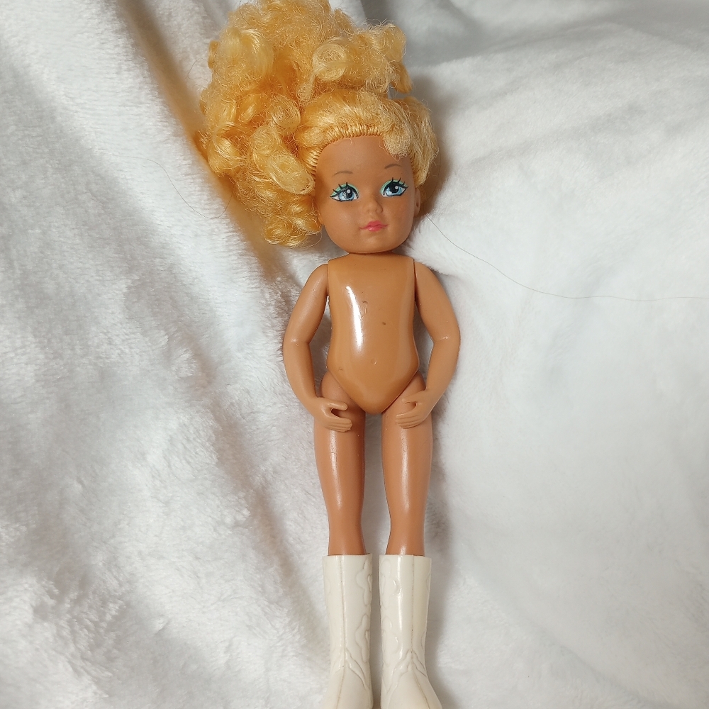 1985 Creata Mini Fashion Doll With Boots Curly Blonde Hair Blue Eyes Todays Girl